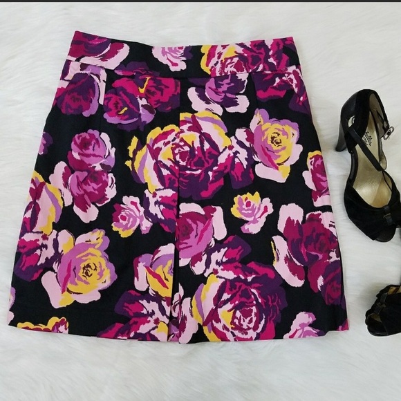 Express Floral Skirt Single Pleat Pink Black Roses - Picture 1 of 6
